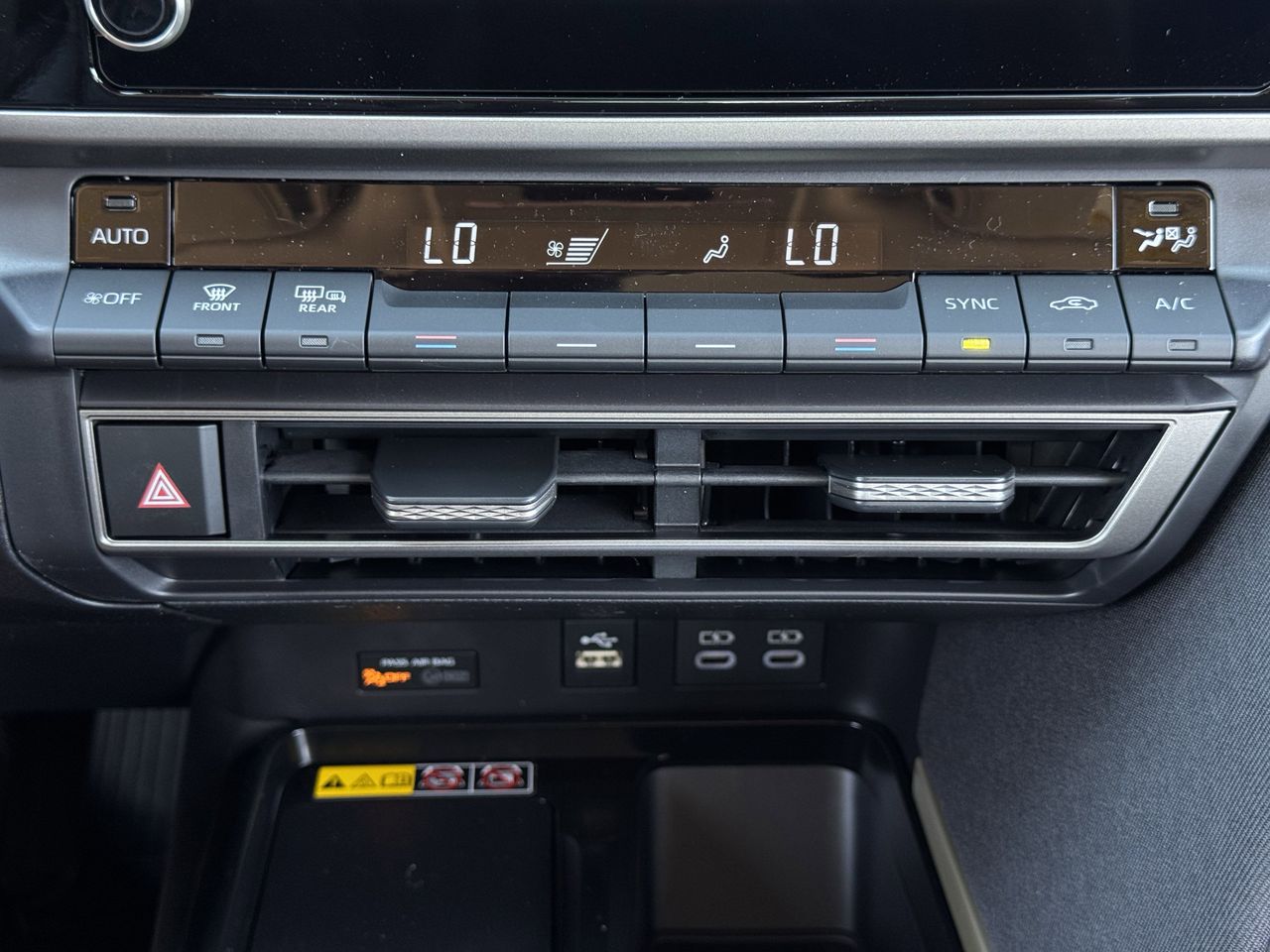 2026 Toyota Camry LE - Photo 15