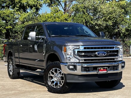 2021 Ford F-250 Lariat w/Navigation/FX4 Off-Road Package Truck Crew Cab