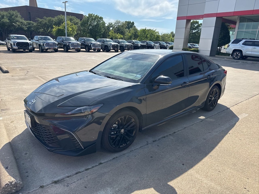 Used 2025 Toyota Camry SE w/Convenience Package/18-in Black-Finished Allo Sedan