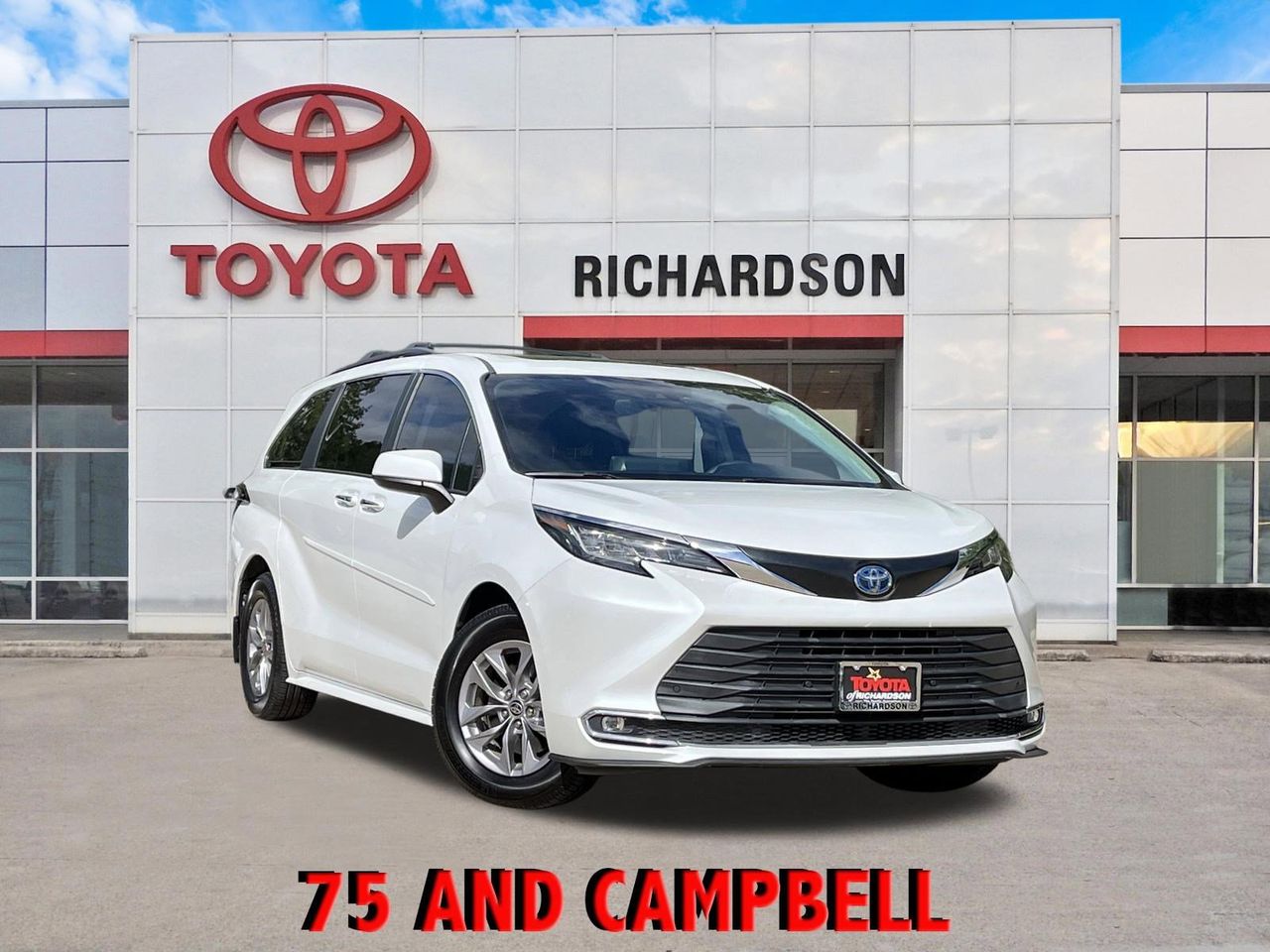 Pearl 2022 Toyota Sienna XLE 8-Passenger FWD Minivan Front-Wheel Drive Continuously Variable Transmission