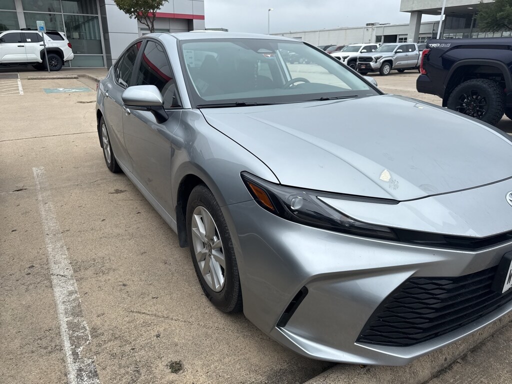 Used 2025 Toyota Camry LE w/Convenience Package/16-in Alloy Sedan