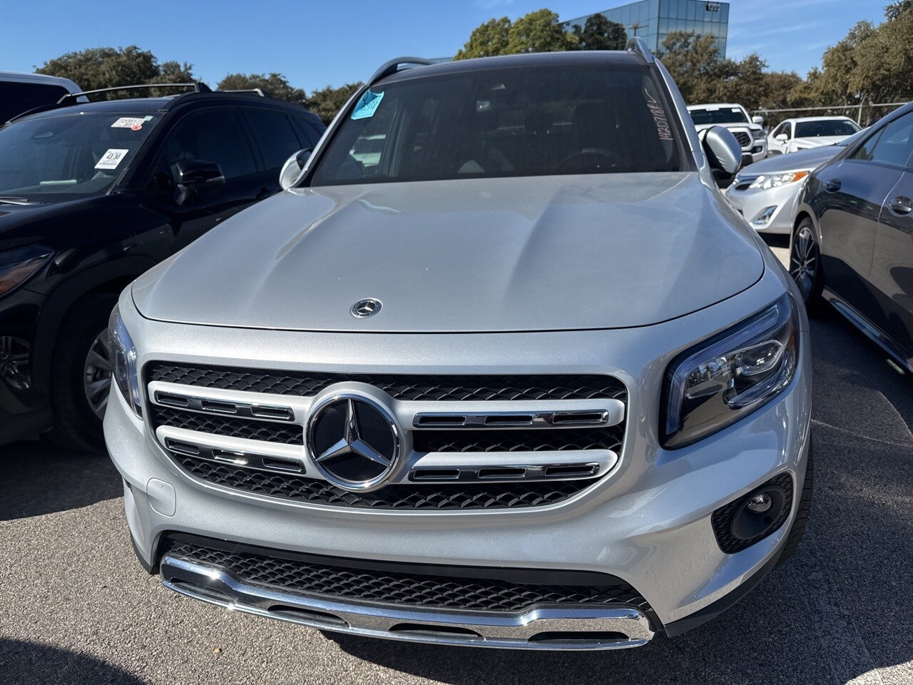 2022 Mercedes Benz GLB 250 photo 2