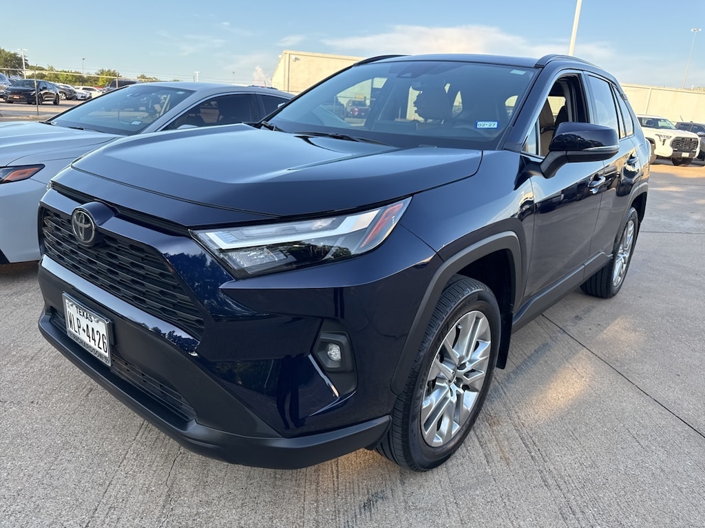 Used 2025 Toyota RAV4 XLE Premium w/Sunroof/Leather/19-in Alloy SUV