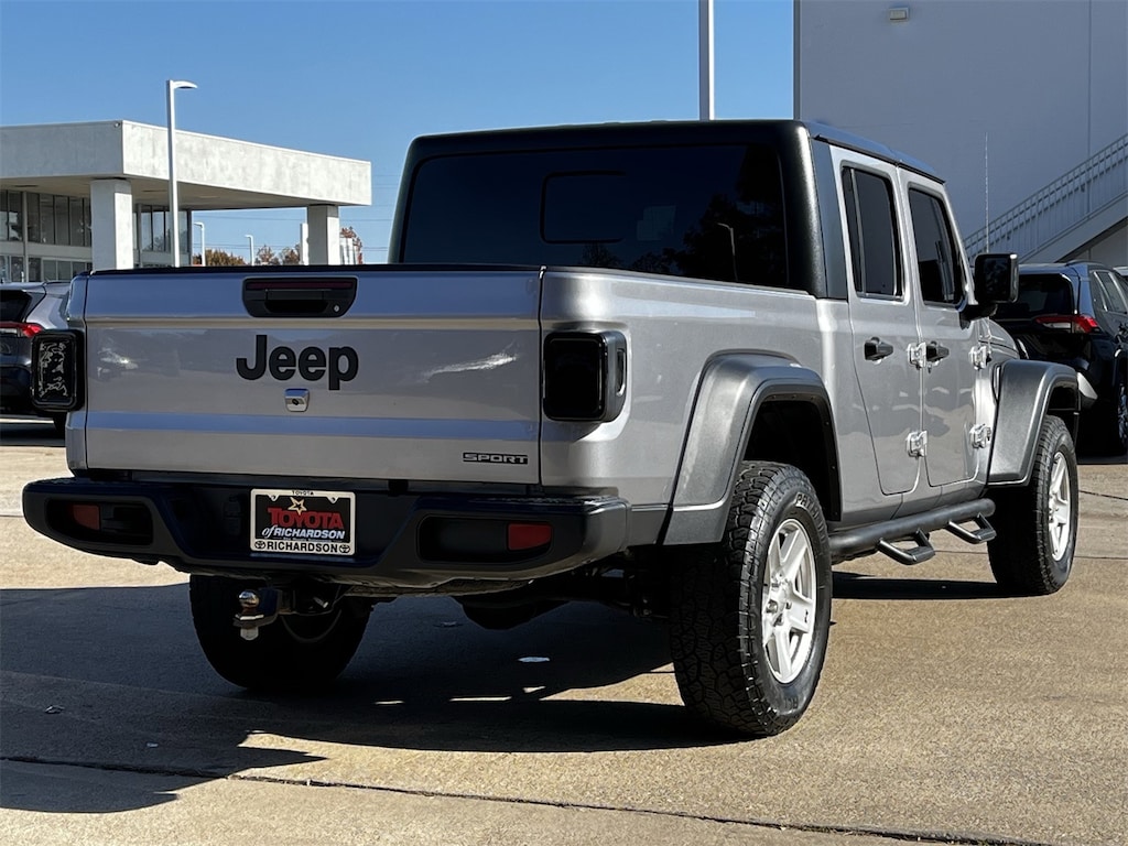 Used 2020 Jeep Gladiator Sport w/Technology Pkg/Convenience Pkg/17-in Alloy Truck Crew Cab