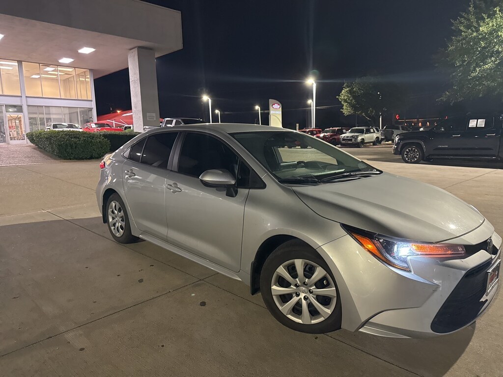 Used 2024 Toyota Corolla LE w/8-in Toyota Audio Multimedia Sedan