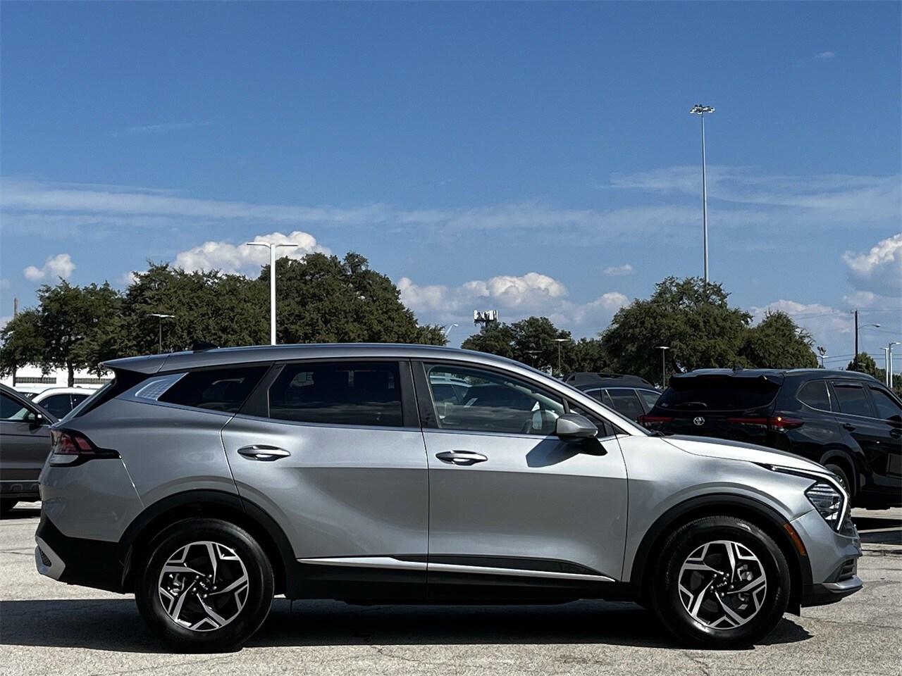 2024 Kia Sportage LX photo 3