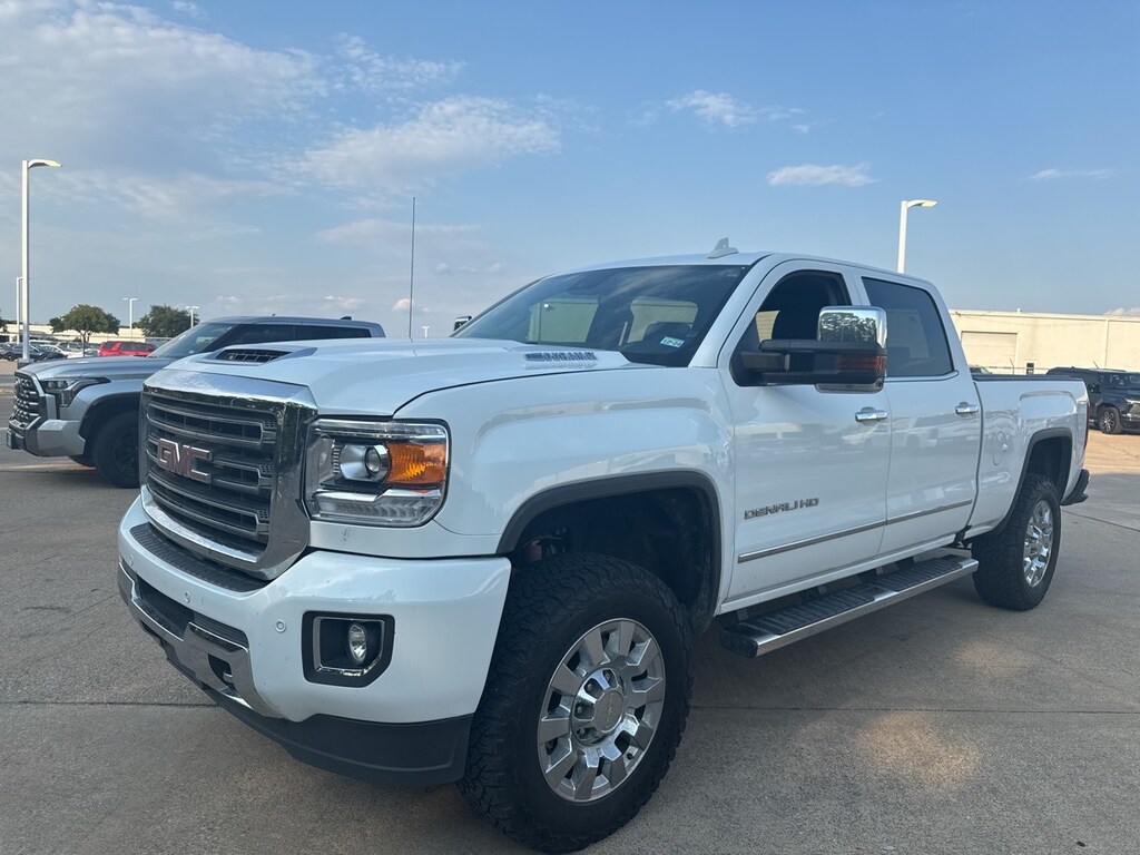Used 2017 GMC Sierra 2500HD Denali w/Duramax Plus/Off-Road Pkg Truck Crew Cab