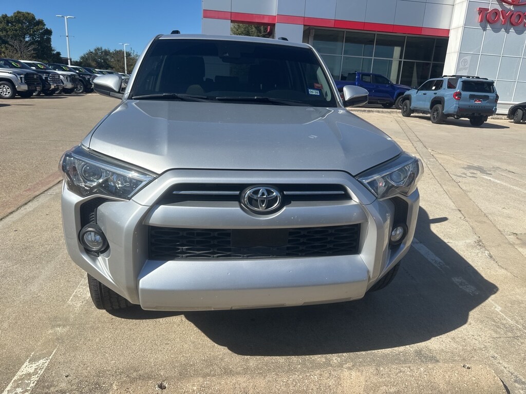 Used 2020 Toyota 4Runner SR5 w/17-in 6-Spoke Alloy Wheels SUV