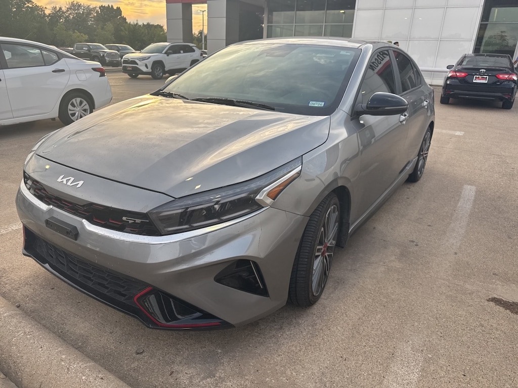 Used 2022 Kia Forte GT w/Navigation/18 Machine Finish Alloy Sedan