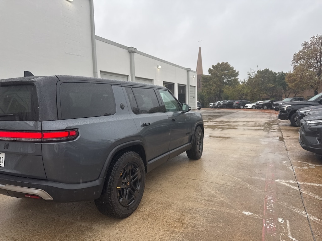 Used 2023 Rivian R1S Adventure w/21 Road Machined Aluminum Wheels SUV