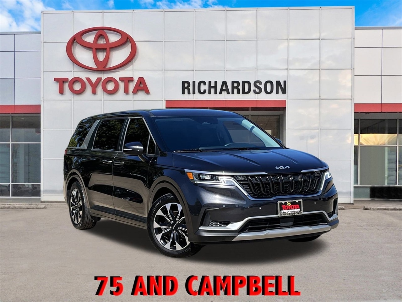 2024 Kia Carnival EX's photo