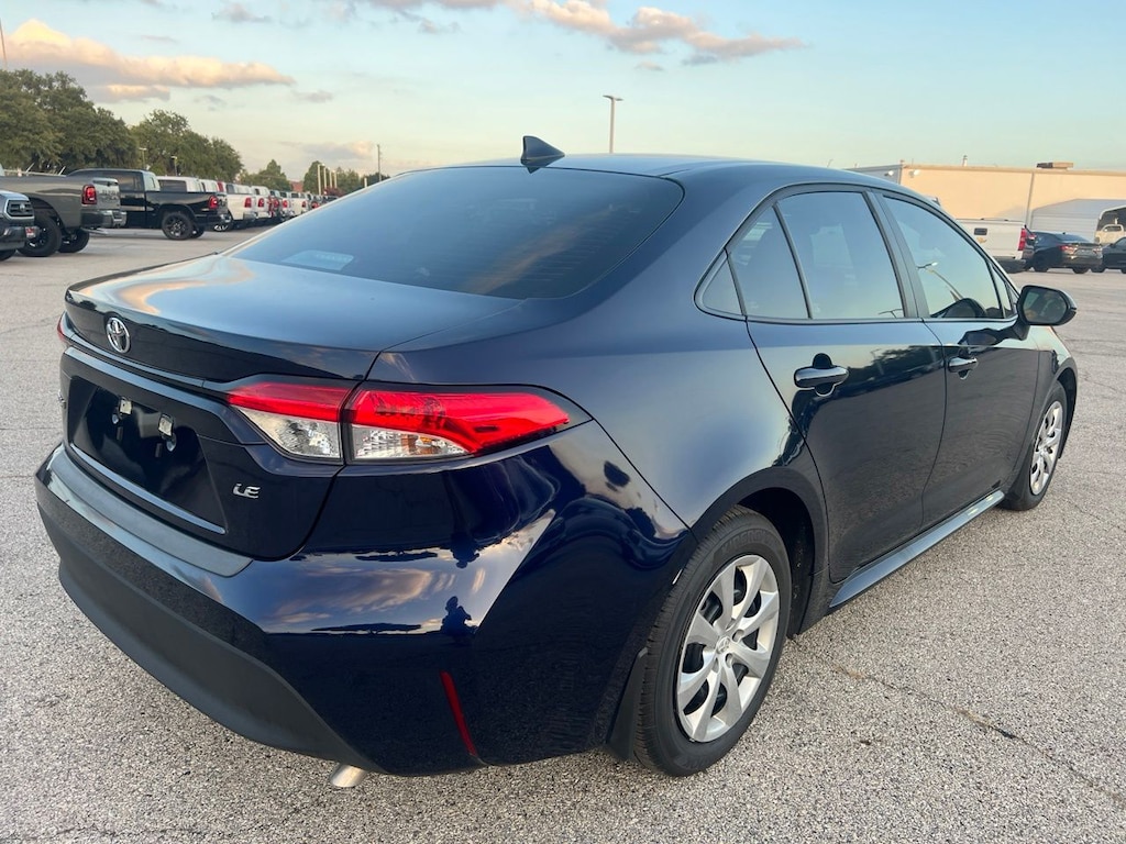 Used 2025 Toyota Corolla LE w/8-Inchtoyota Audio Multimedia Radio Sedan