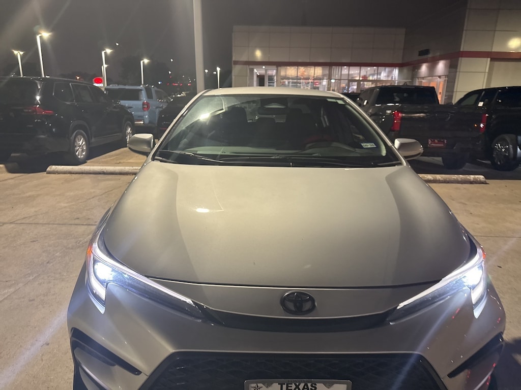 Used 2023 Toyota Corolla SE w/18-Inch Alloy w/Graphite Finish Sedan