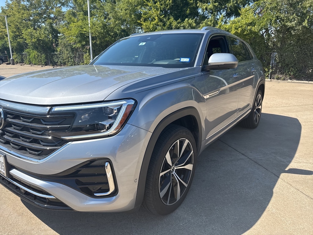 Used 2024 Volkswagen Atlas Cross Sport 2.0T SEL Premium R-Line 4motion SUV