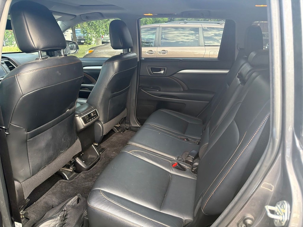 Used 2018 Toyota Highlander XLE w/Navigation/Sunroof/Leather/18-in Alloy SUV