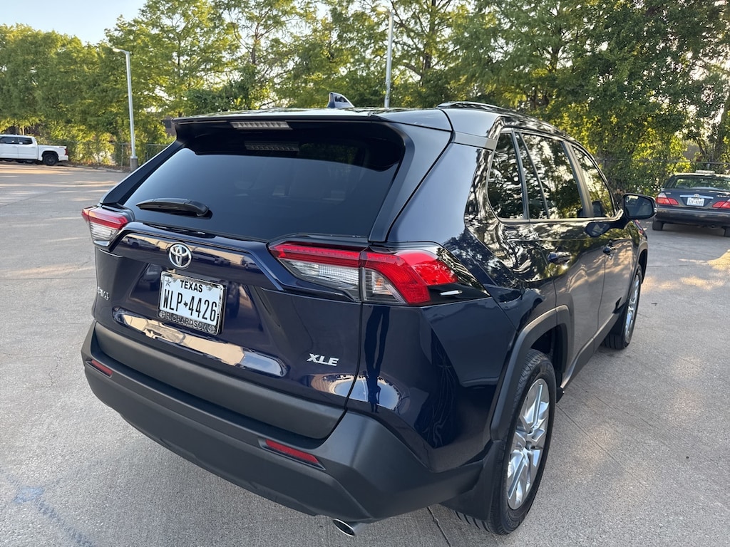 Used 2025 Toyota RAV4 XLE Premium w/Sunroof/Leather/19-in Alloy SUV