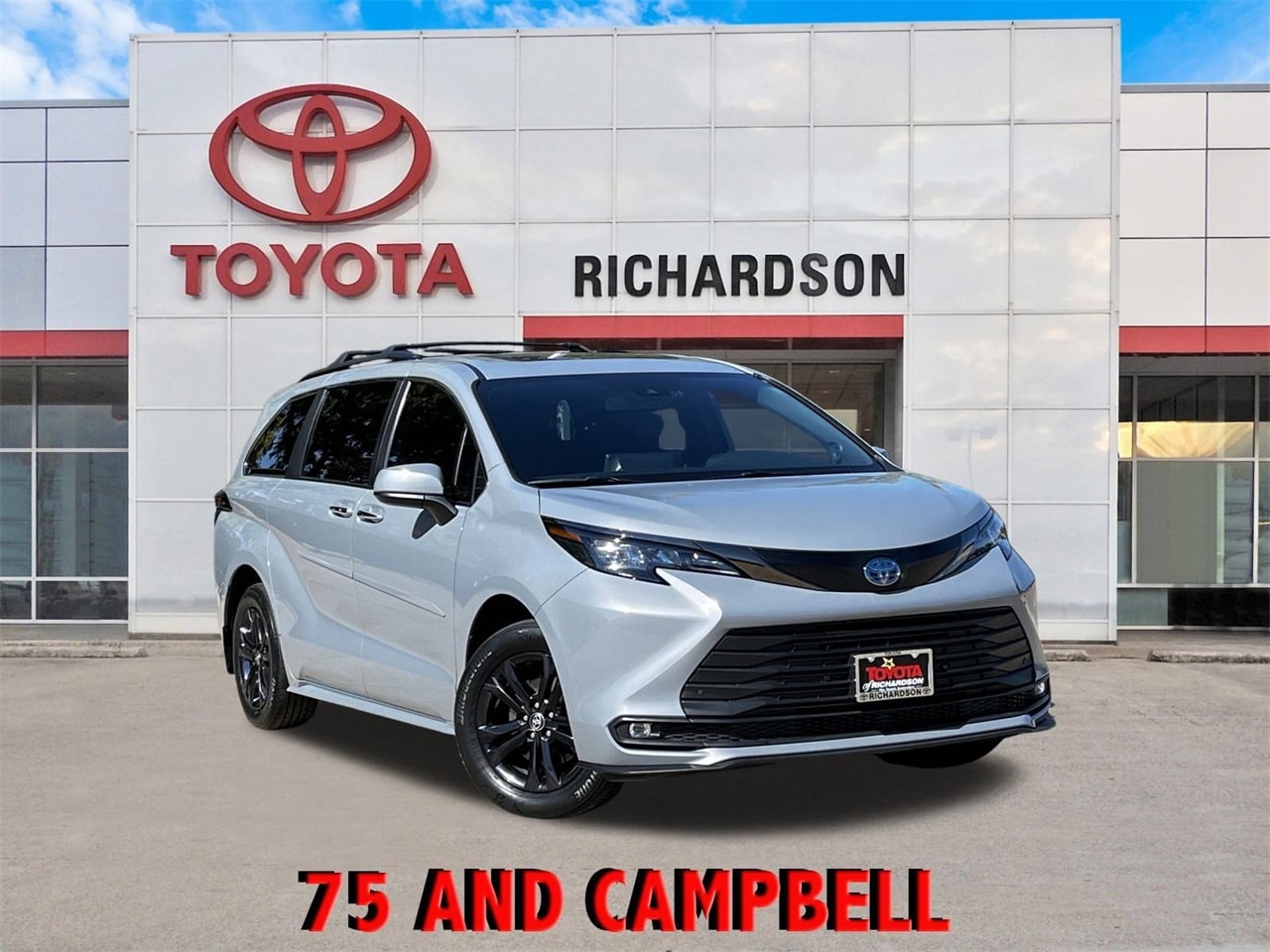 2024 Toyota Sienna Woodland Edition's photo