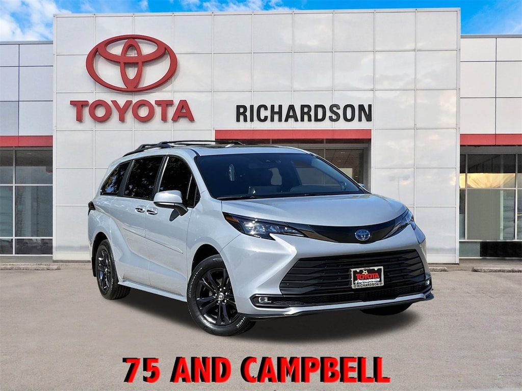 Used 2024 Toyota Sienna Woodland Edition w/Navigation/Moonroof/Leather Van Passenger Van