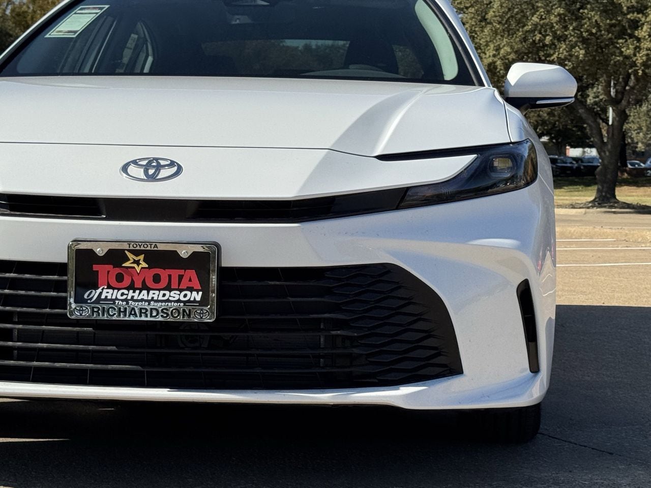 2026 Toyota Camry LE - Photo 9