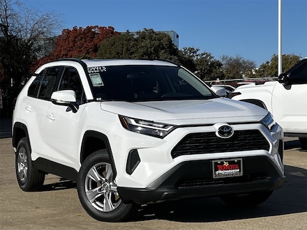 2025 Toyota RAV4 XLE SUV