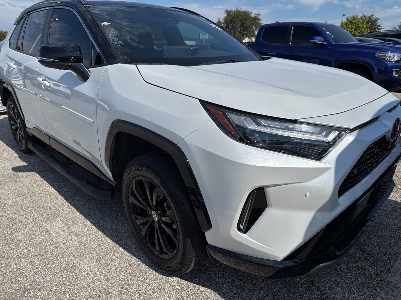 2024 Toyota RAV4 Hybrid XSE photo 2