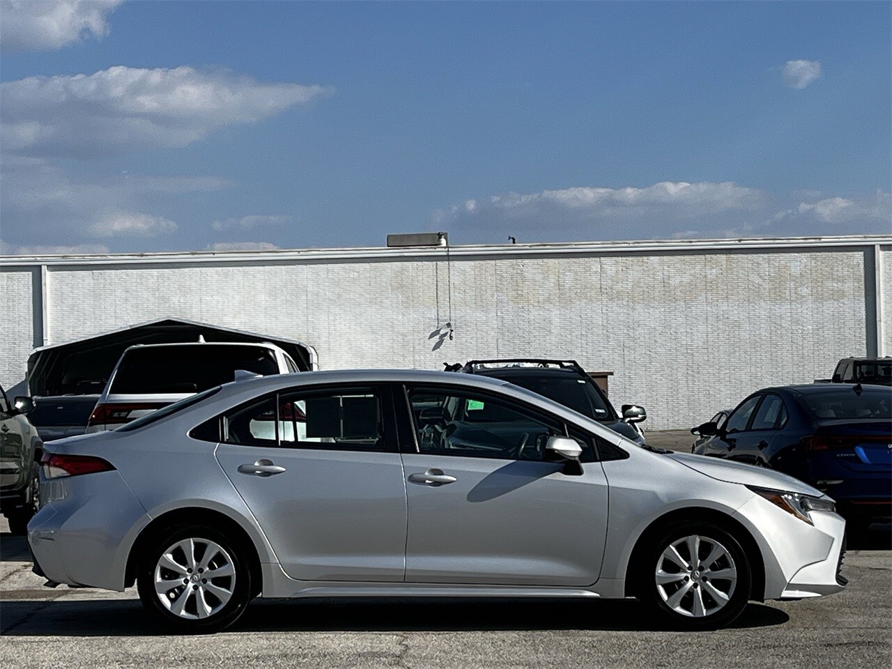 2024 Toyota Corolla LE photo 2