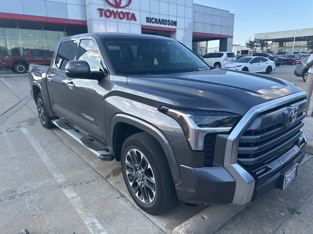 Used 2022 Toyota Tundra Limited w/Leather/Power Pkg/20-in Alloy Truck CrewMax