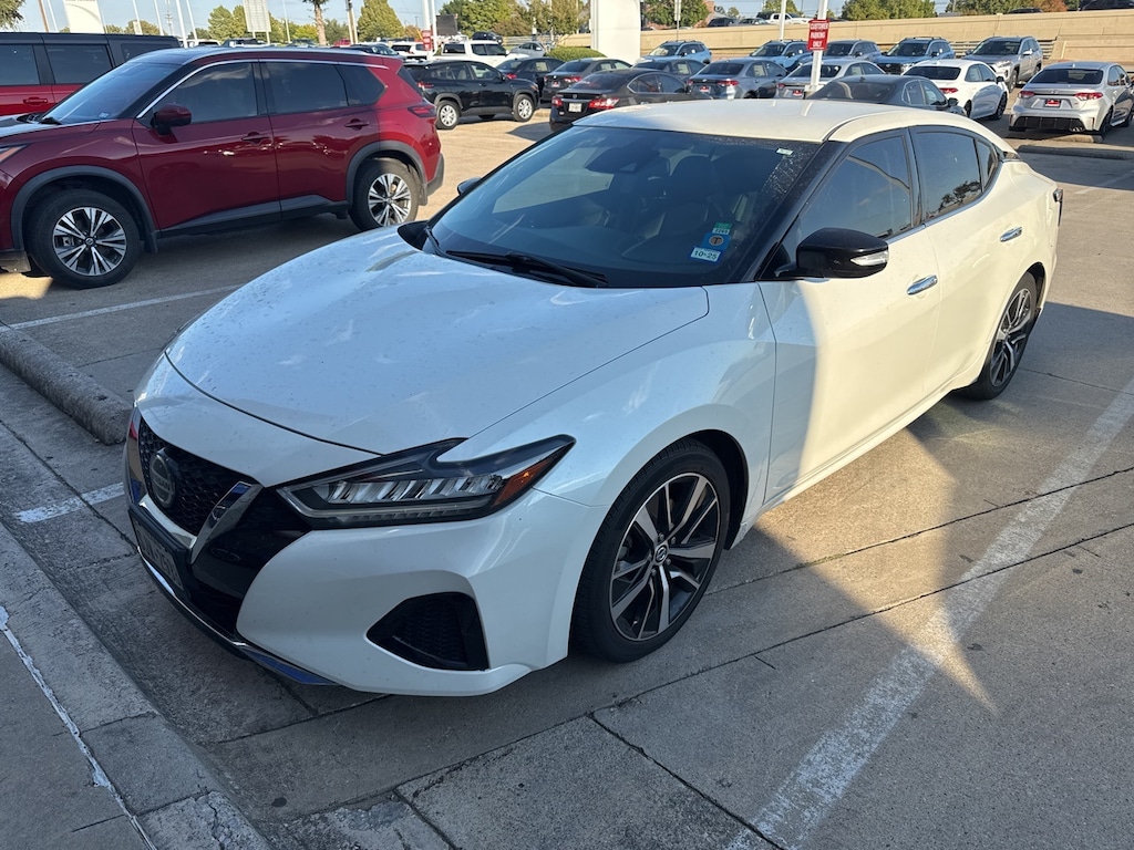 Used 2022 Nissan Maxima SV w/Navigation/18-in Machined Aluminum Alloy Sedan