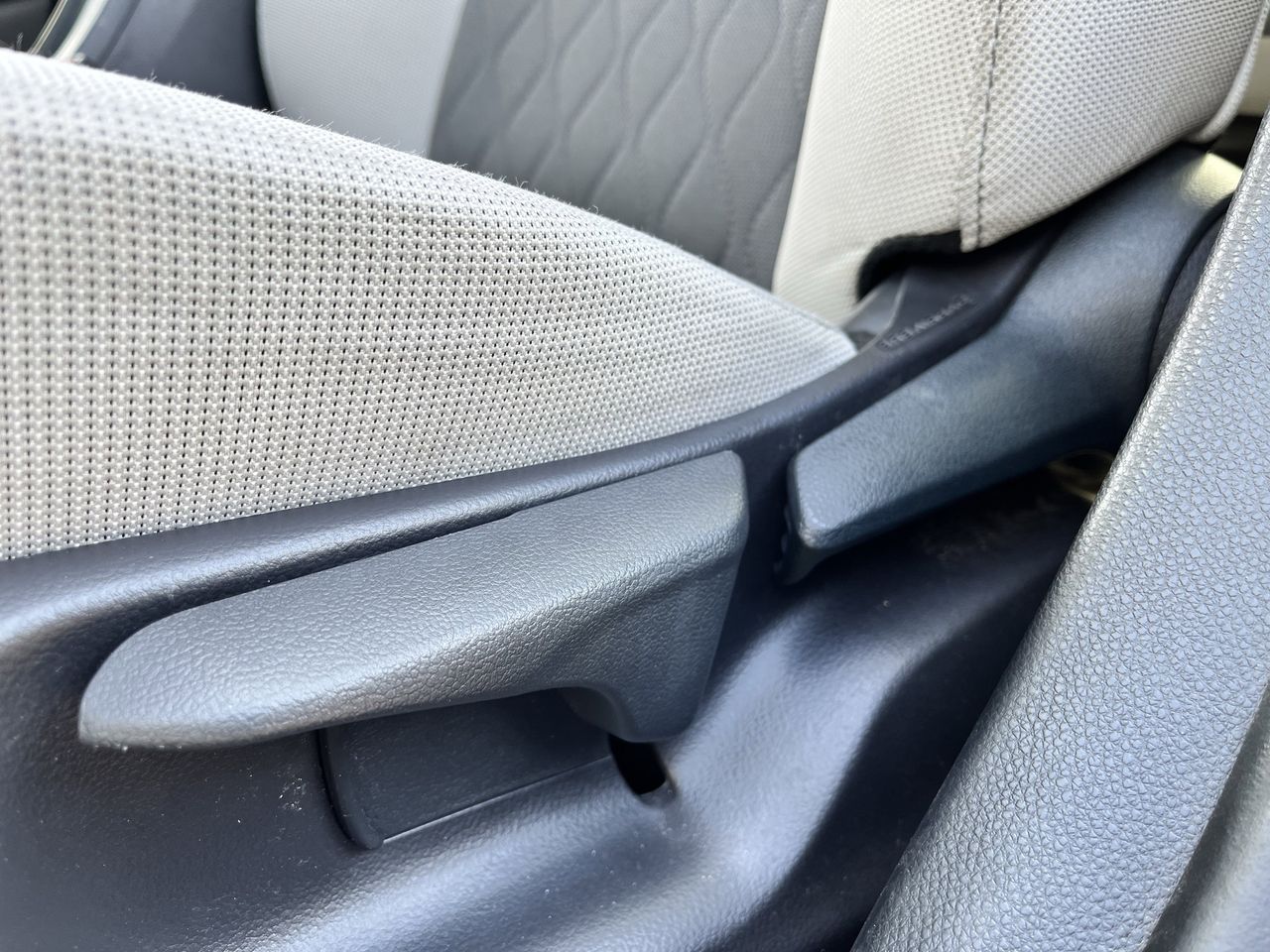 Ice Cap 2025 Toyota Corolla Hybrid LE FWD Sedan Front-Wheel Drive Continuously Variable Transmission