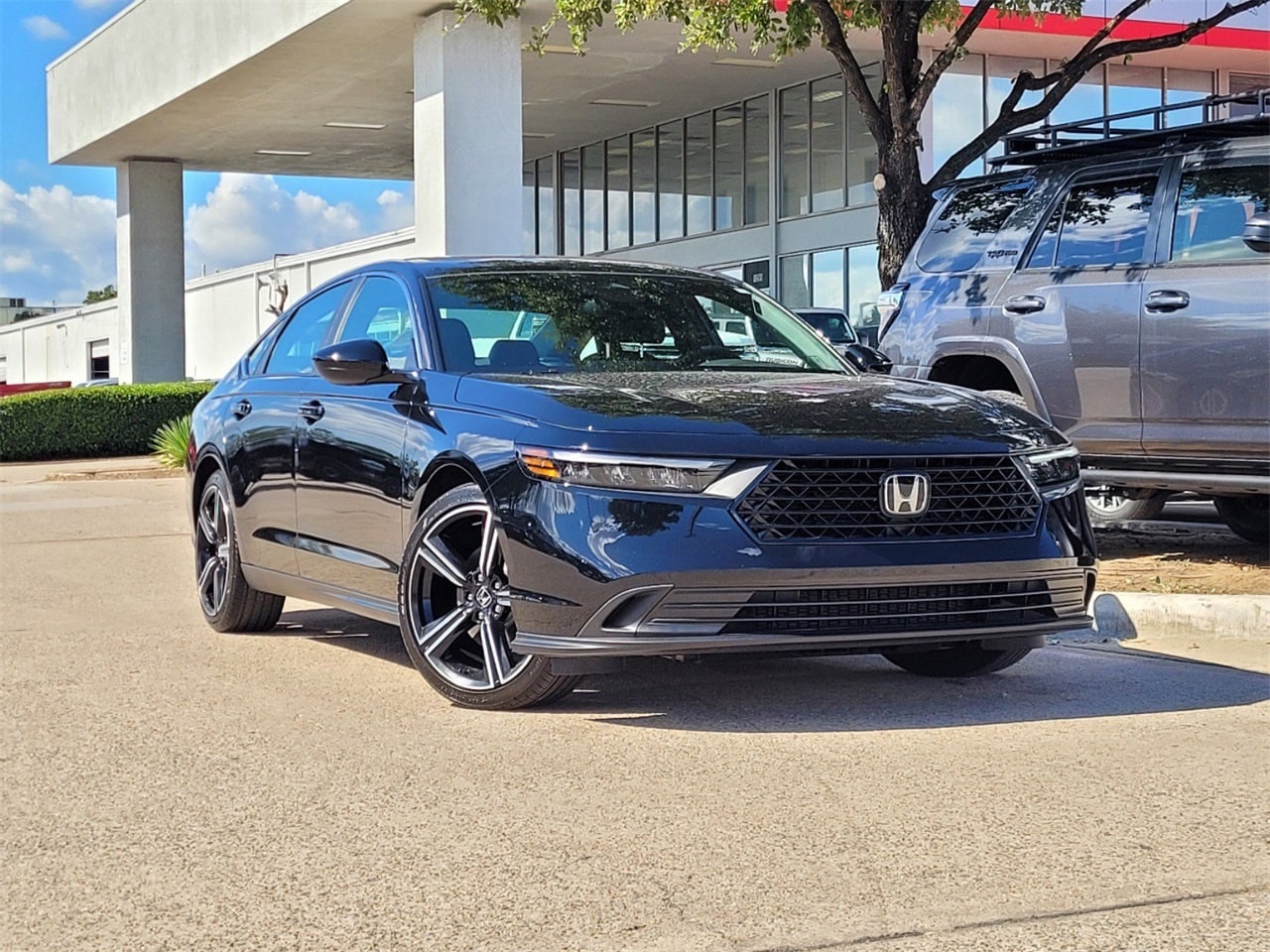 Used 2023 Honda Accord Hybrid Sport with VIN 1HGCY2F5XPA050415 for sale in Richardson, TX