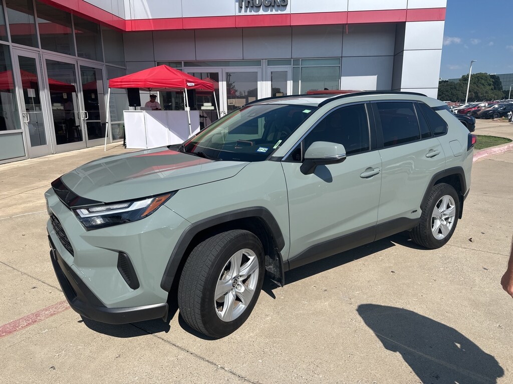 Used 2022 Toyota RAV4 Hybrid XLE w/Tilt & Slide Moon Roof/17-in Alloy SUV