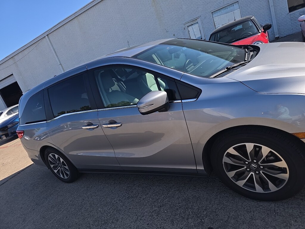Used 2021 Honda Odyssey EX-L w/Moonroof/Leather/18-in. Alloy Van
