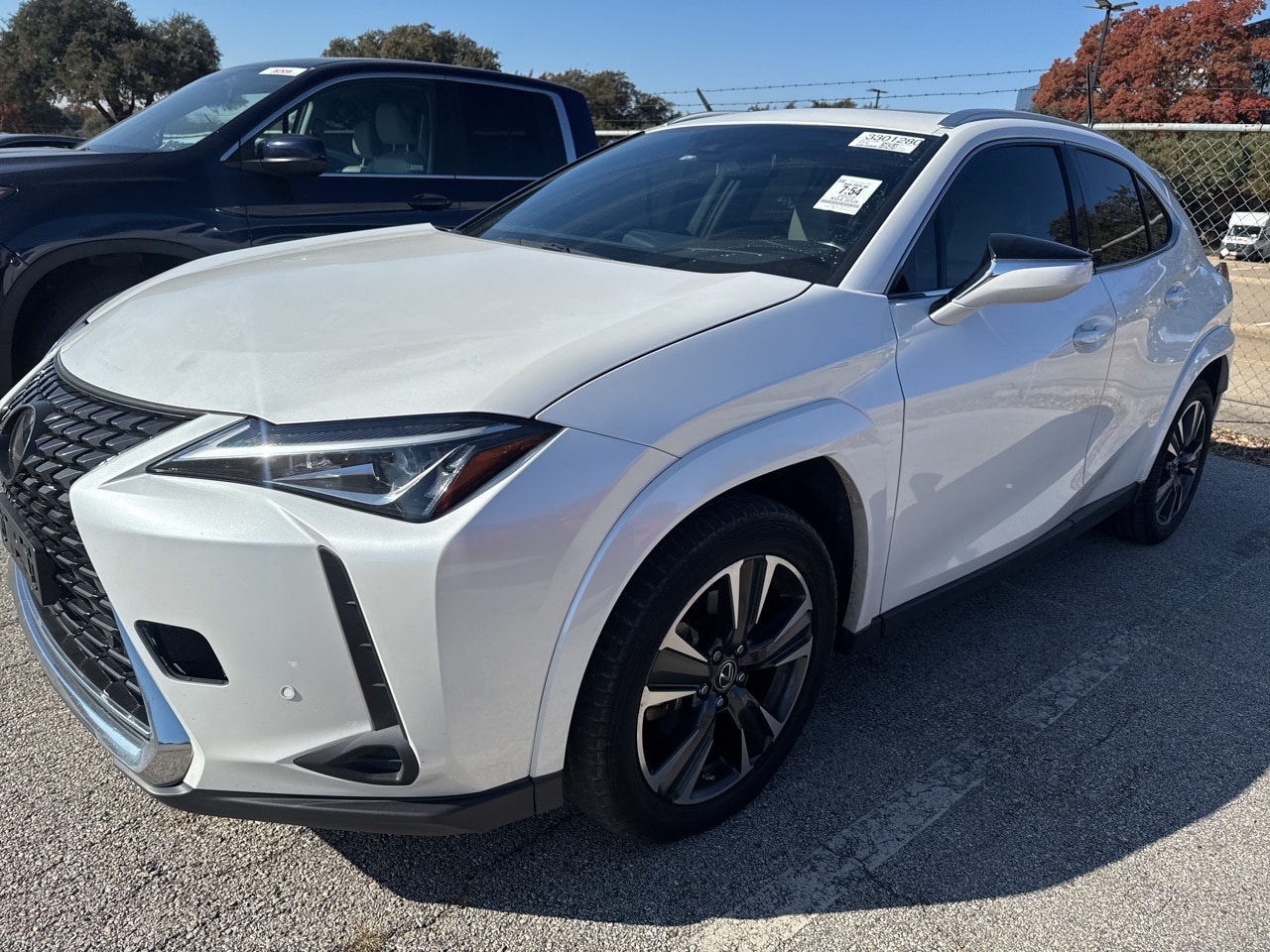 2022 Lexus UX 200's photo