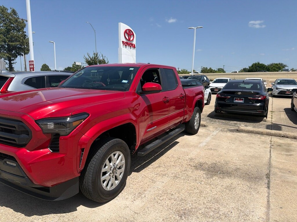 Used 2026 Toyota Tacoma SR5 w/17-Inch Styled Alloy Wheels Truck Double Cab