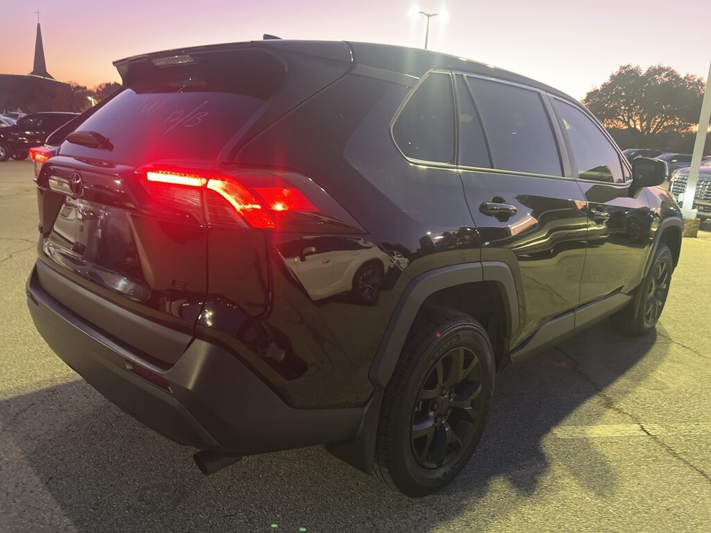 Used 2022 Toyota RAV4 LE w/Exterior Parking Camera Rear SUV