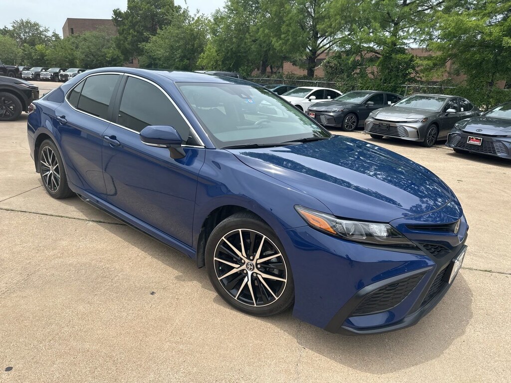 Used 2023 Toyota Camry SE w/Convenience Package/18-in Alloy Sedan