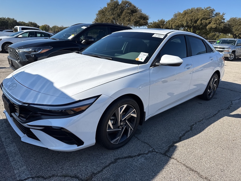 Used 2024 Hyundai Elantra SEL w/Convenience Package/Sunroof/17-in Alloy Sedan