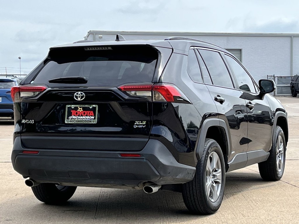 Used 2025 Toyota RAV4 Hybrid XLE w/Convenience Package SUV