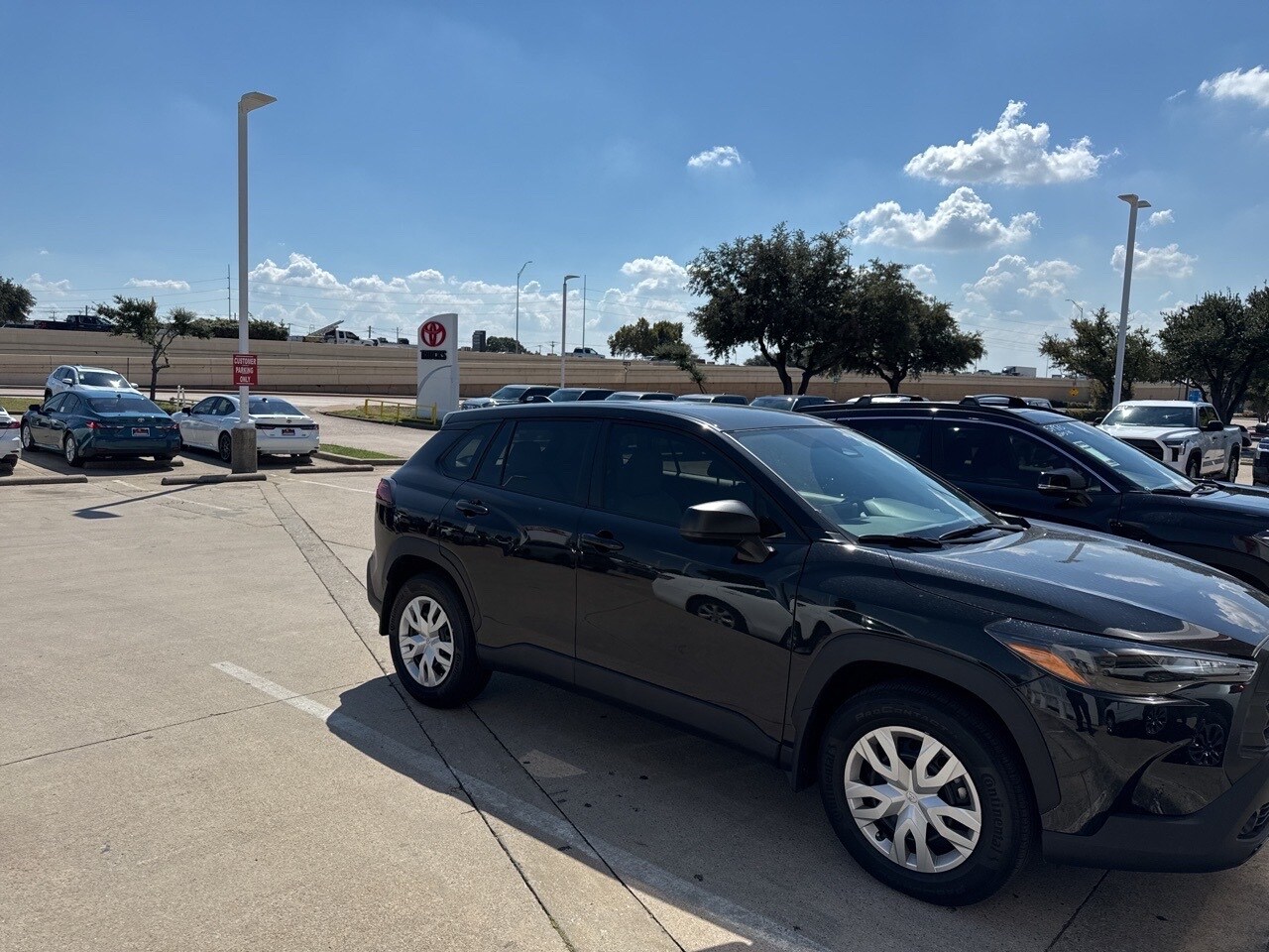 2026 Toyota Corolla Cross L photo 3