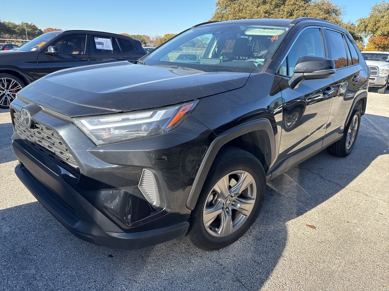 2024 Toyota RAV4 XLE's photo