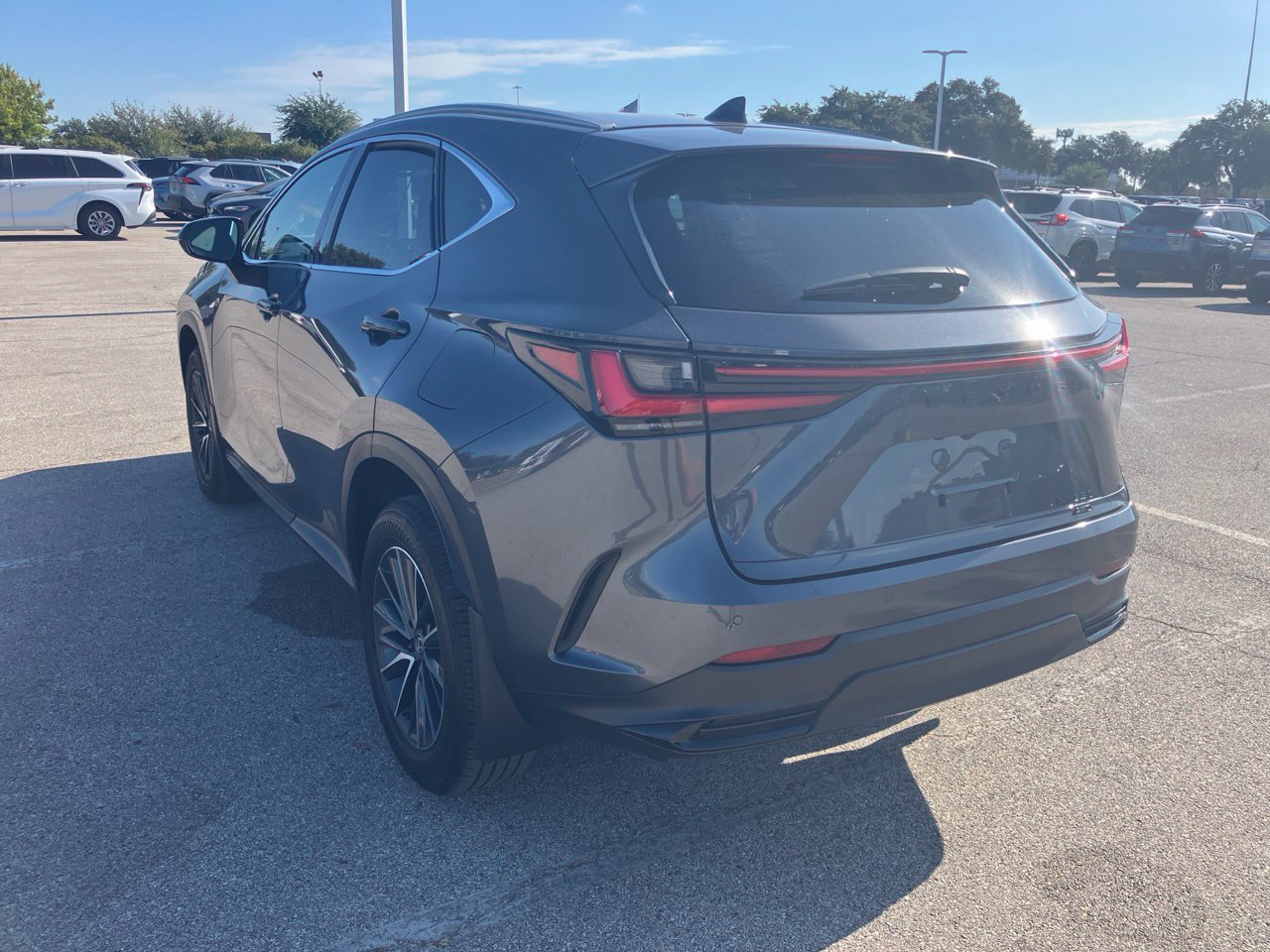 2025 Lexus NX 350 - Photo 5