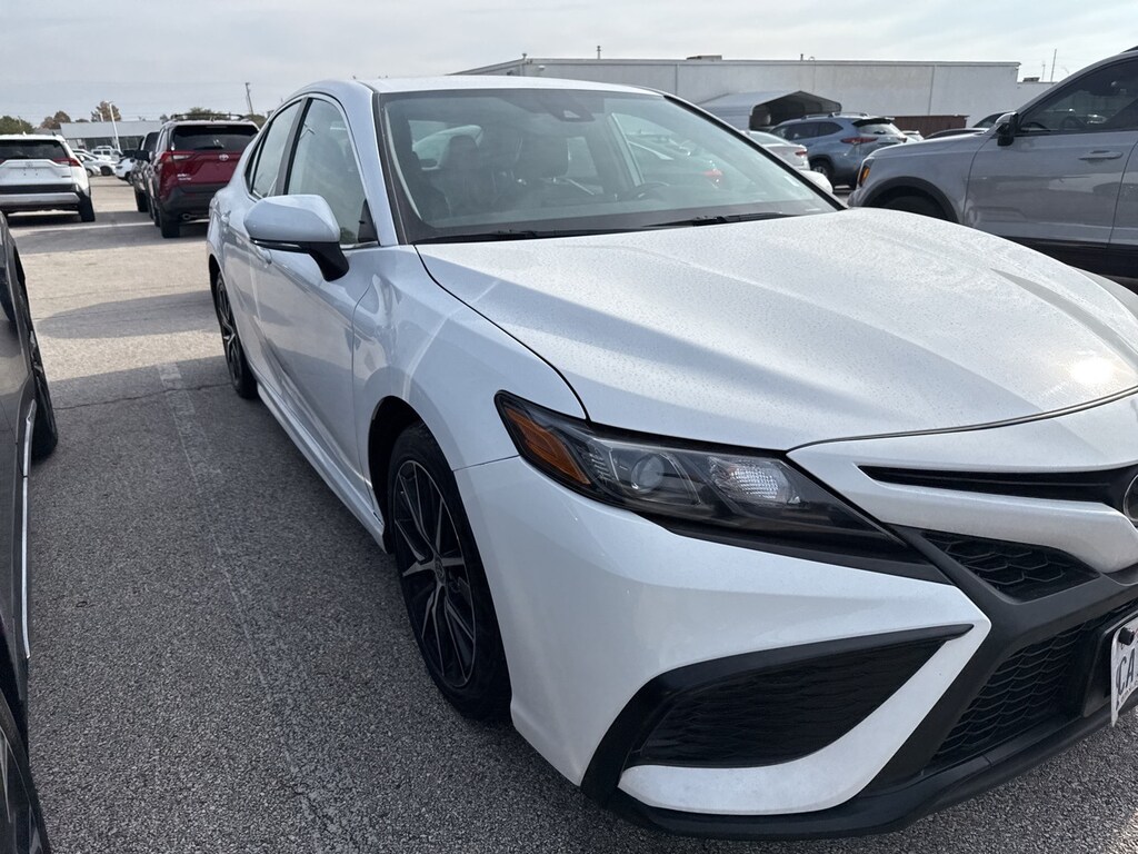 Used 2022 Toyota Camry SE Sedan