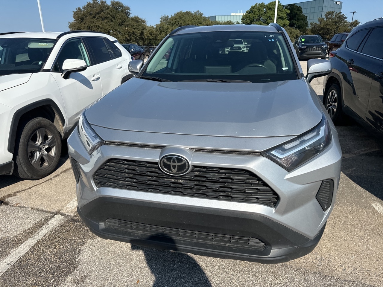 Used 2022 Toyota RAV4 XLE with VIN 2T3W1RFVXNW206668 for sale in Richardson, TX