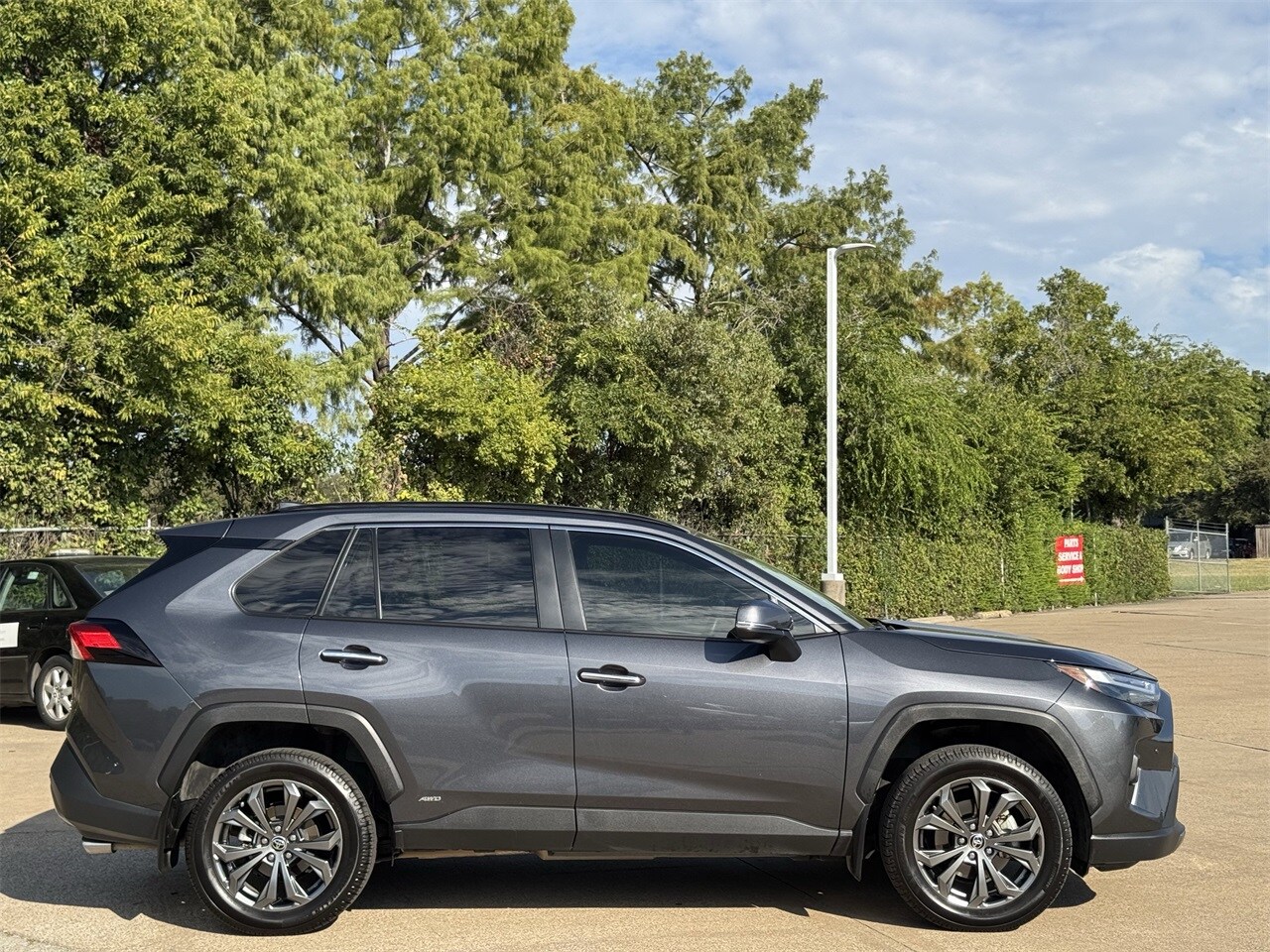 2024 Toyota RAV4 Hybrid Limited photo 2