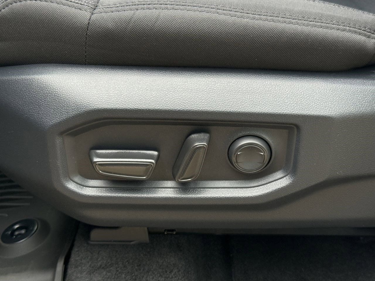 2026 Toyota Tundra SR5 - Photo 20