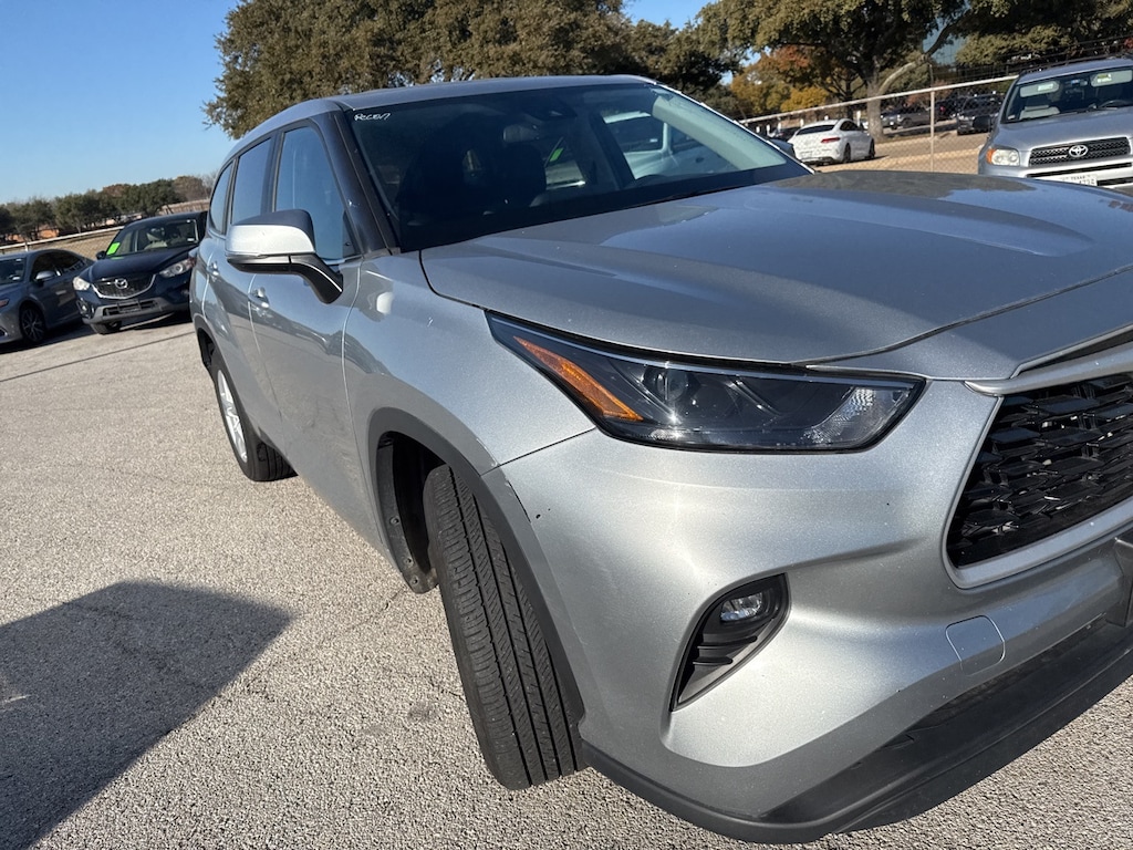 Used 2023 Toyota Highlander LE SUV