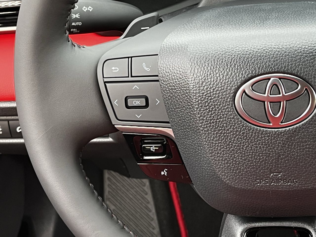 2026 Toyota Camry XSE - Photo 12