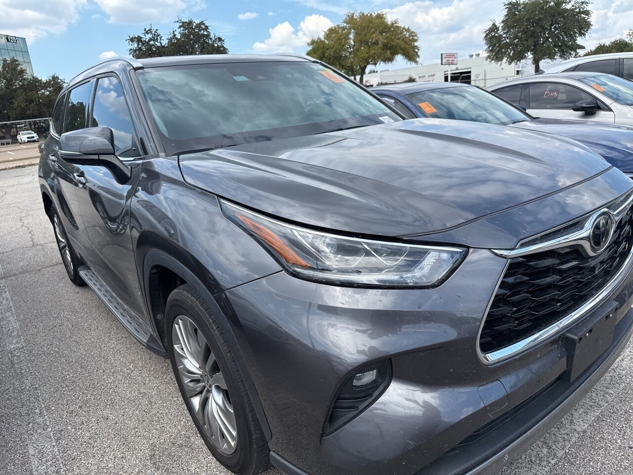 2022 Toyota Highlander Platinum photo 3