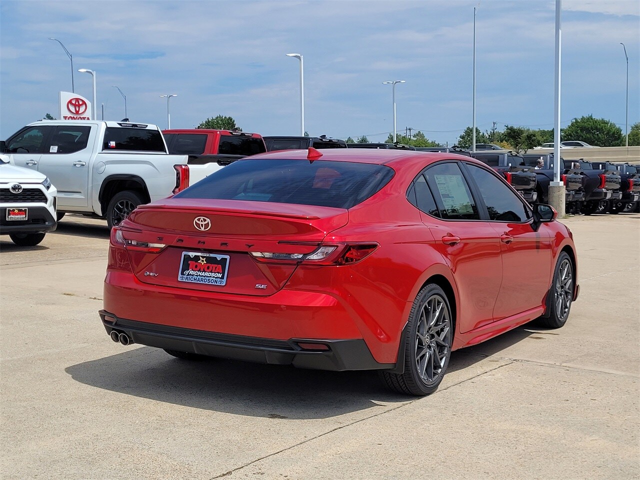 2025 Toyota Camry SE photo 4
