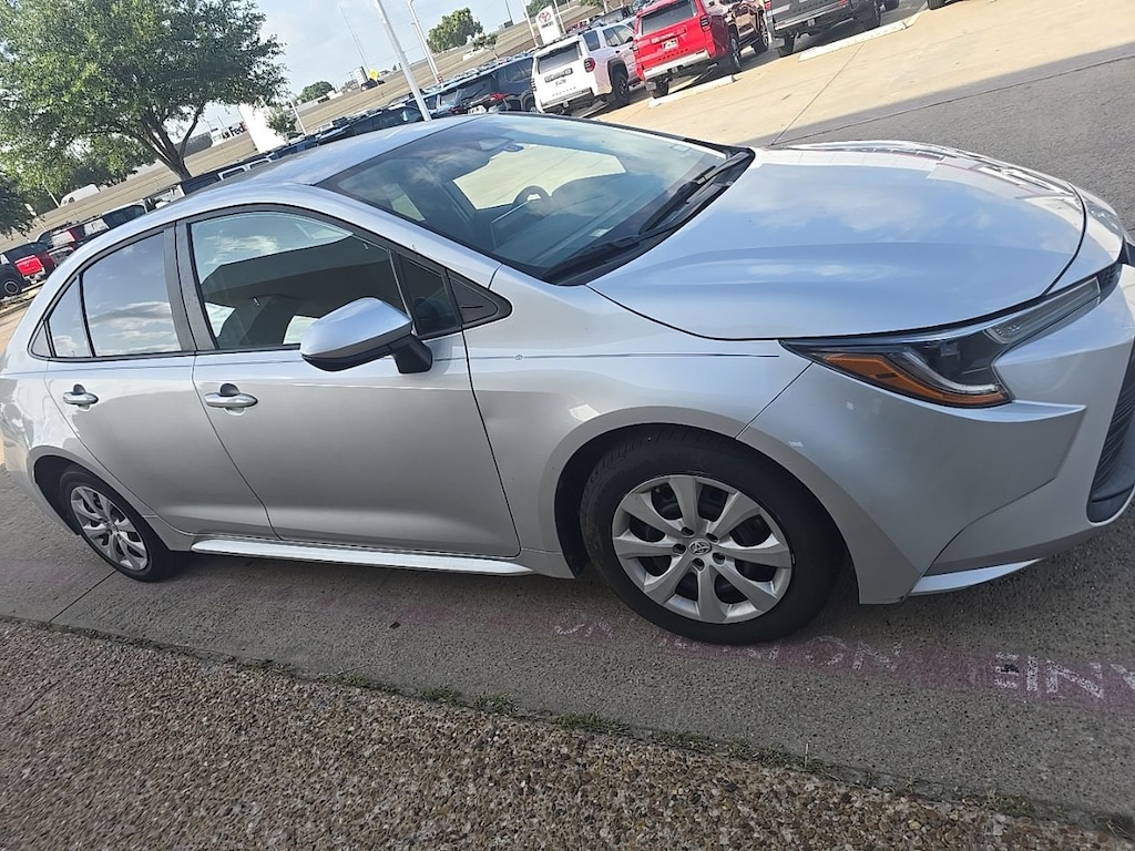 Used 2023 Toyota Corolla LE w/Premium Fabric Seat Sedan
